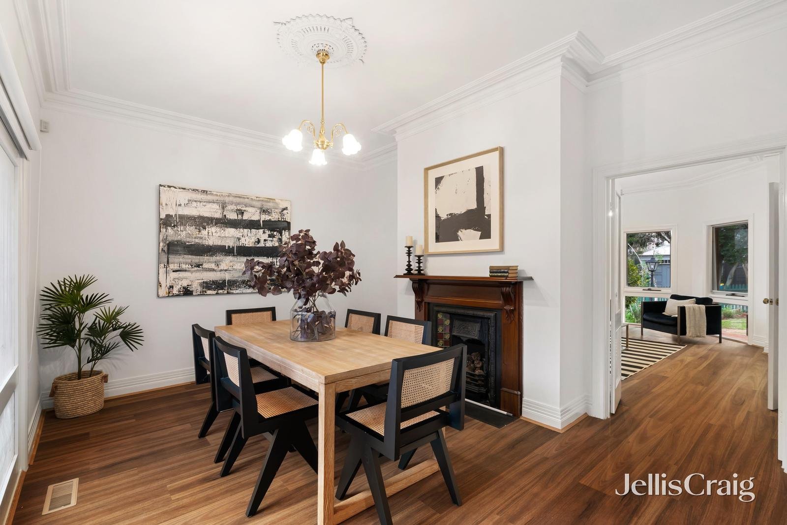 22 Daphne Street, Canterbury image 4