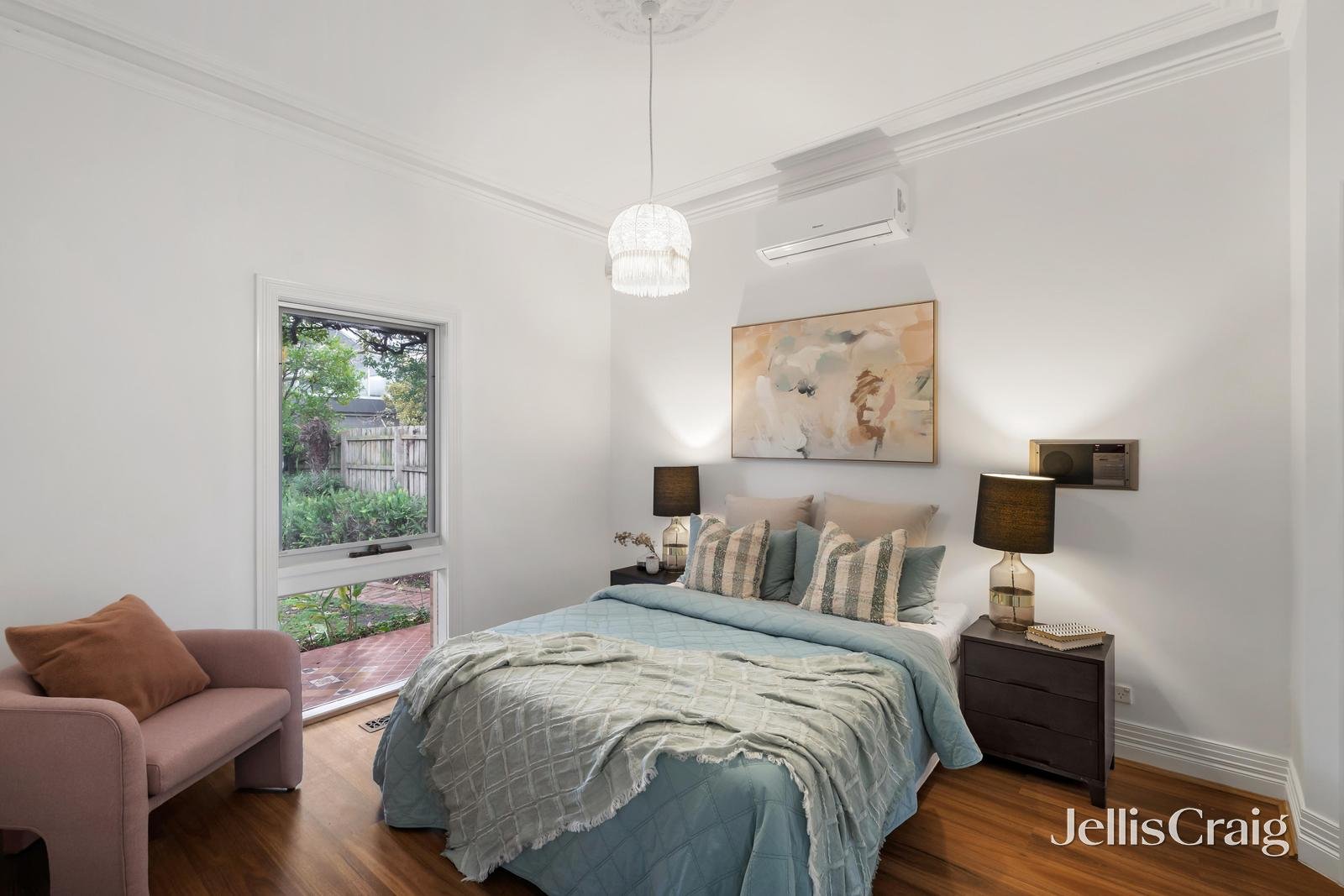 22 Daphne Street, Canterbury image 11