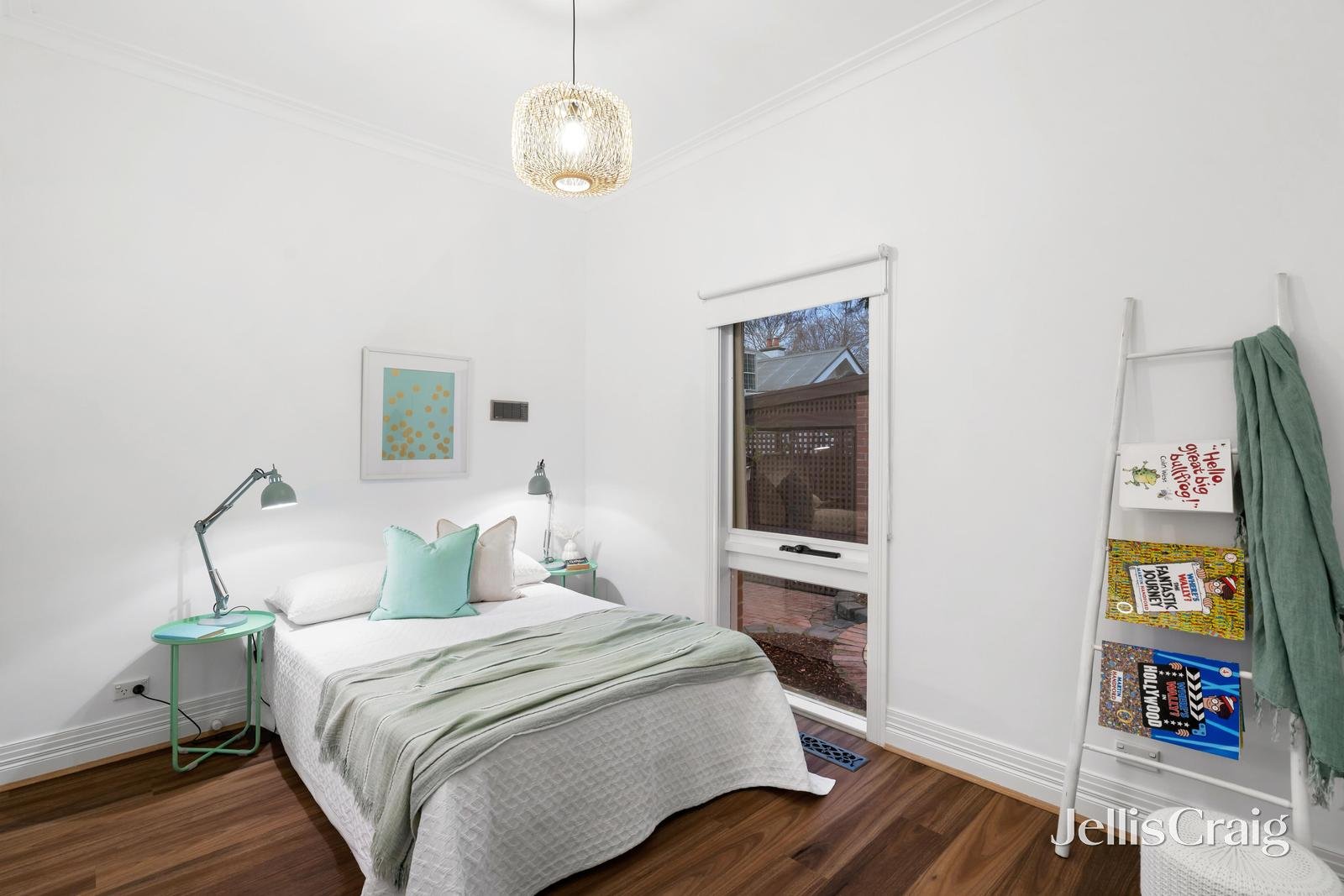 22 Daphne Street, Canterbury image 16