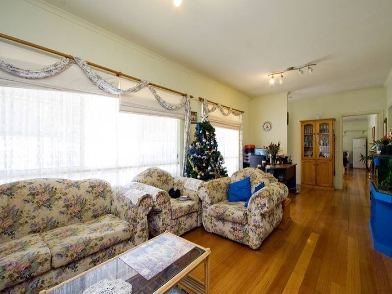 22 David Road, Lilydale image 3