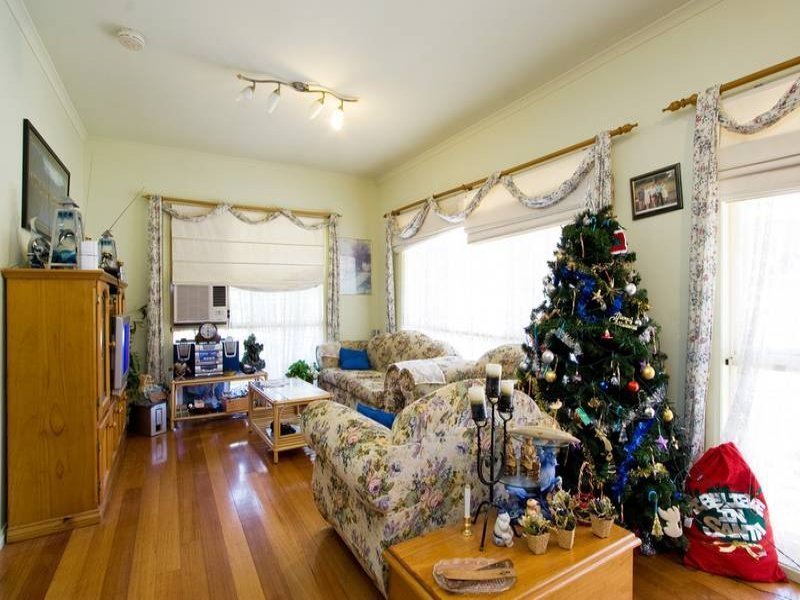 22 David Road, Lilydale image 4