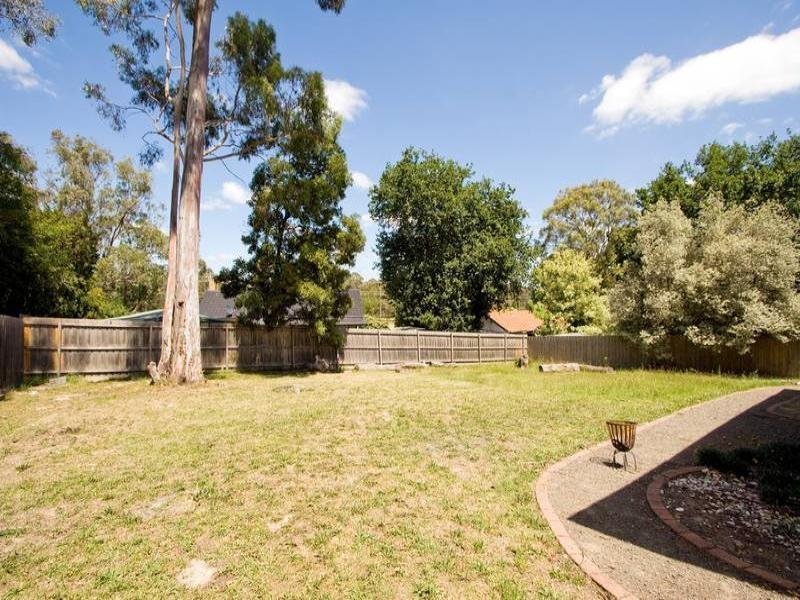 22 David Road, Lilydale image 8