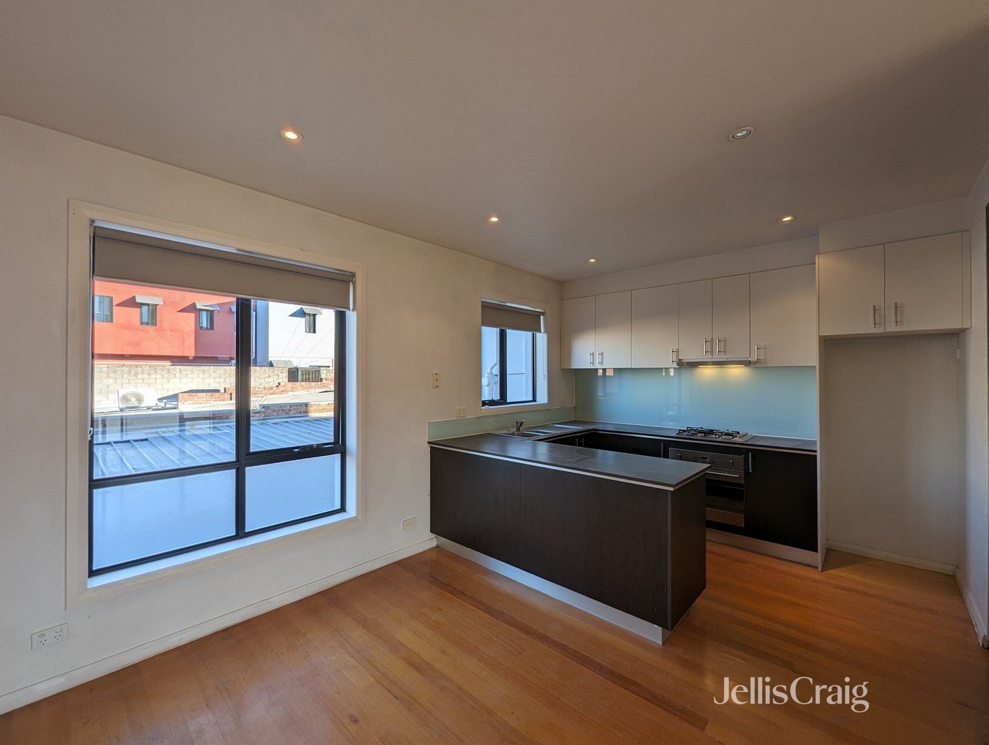 2/2 Davies Street, Brunswick image 3