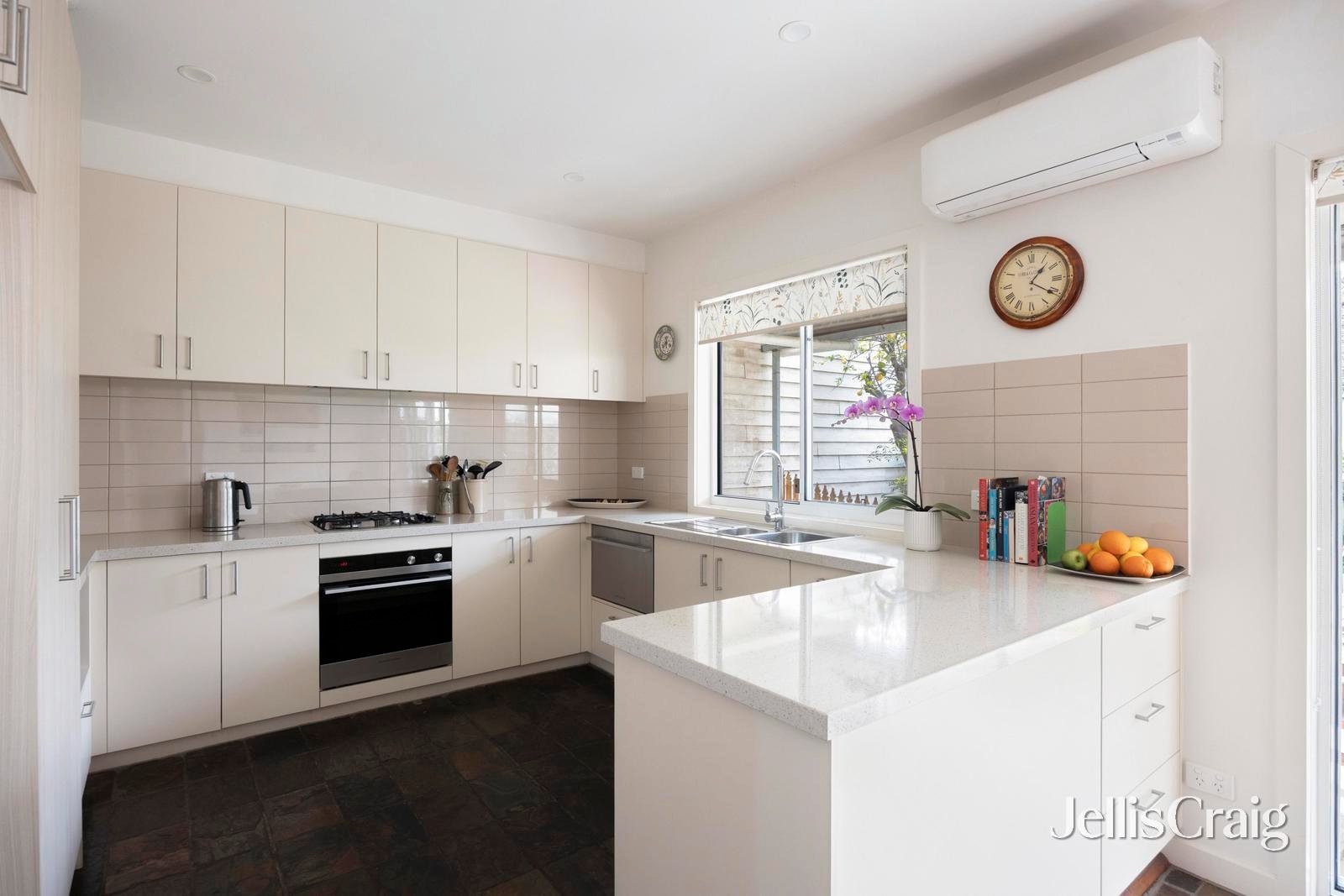22 Davies Street, Newport image 2