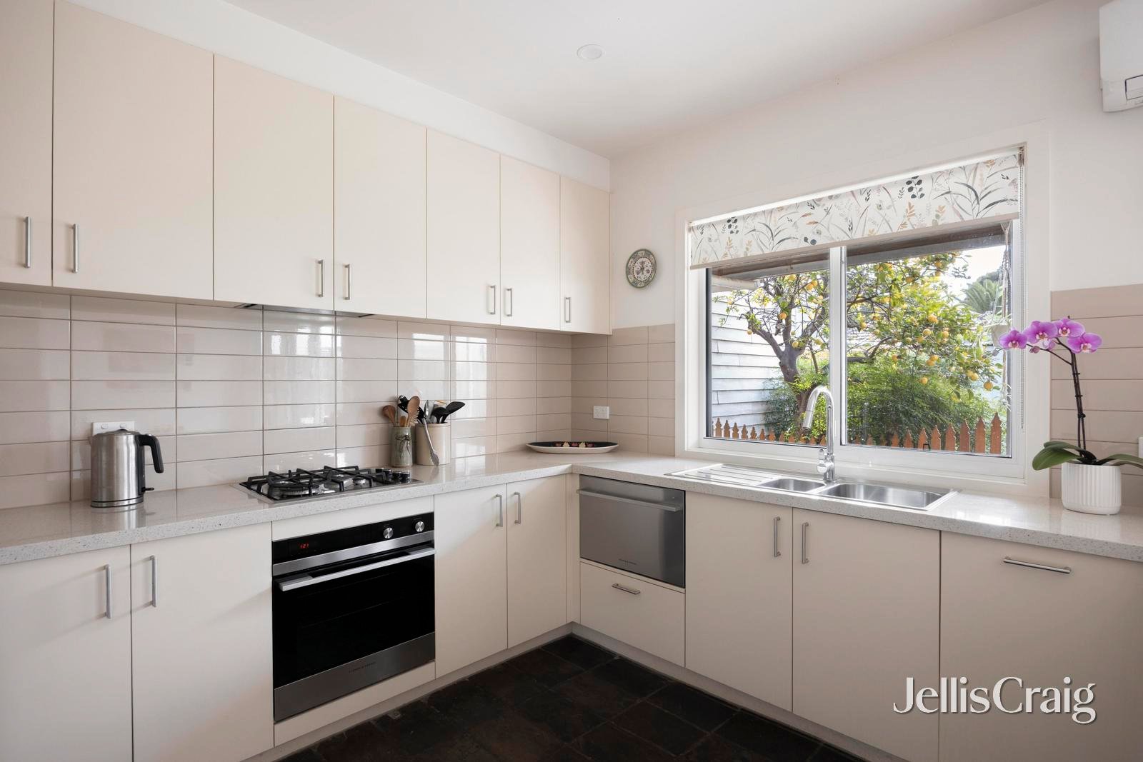 22 Davies Street, Newport image 12