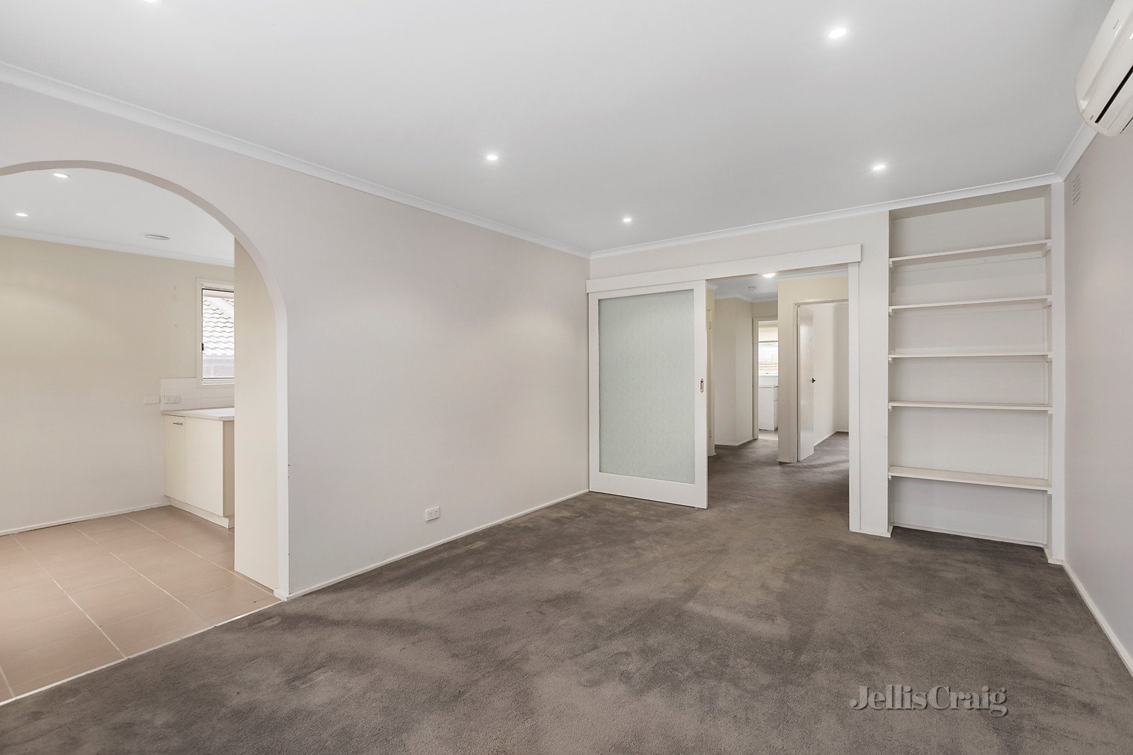 2/2 Dega Avenue, Bentleigh East image 2