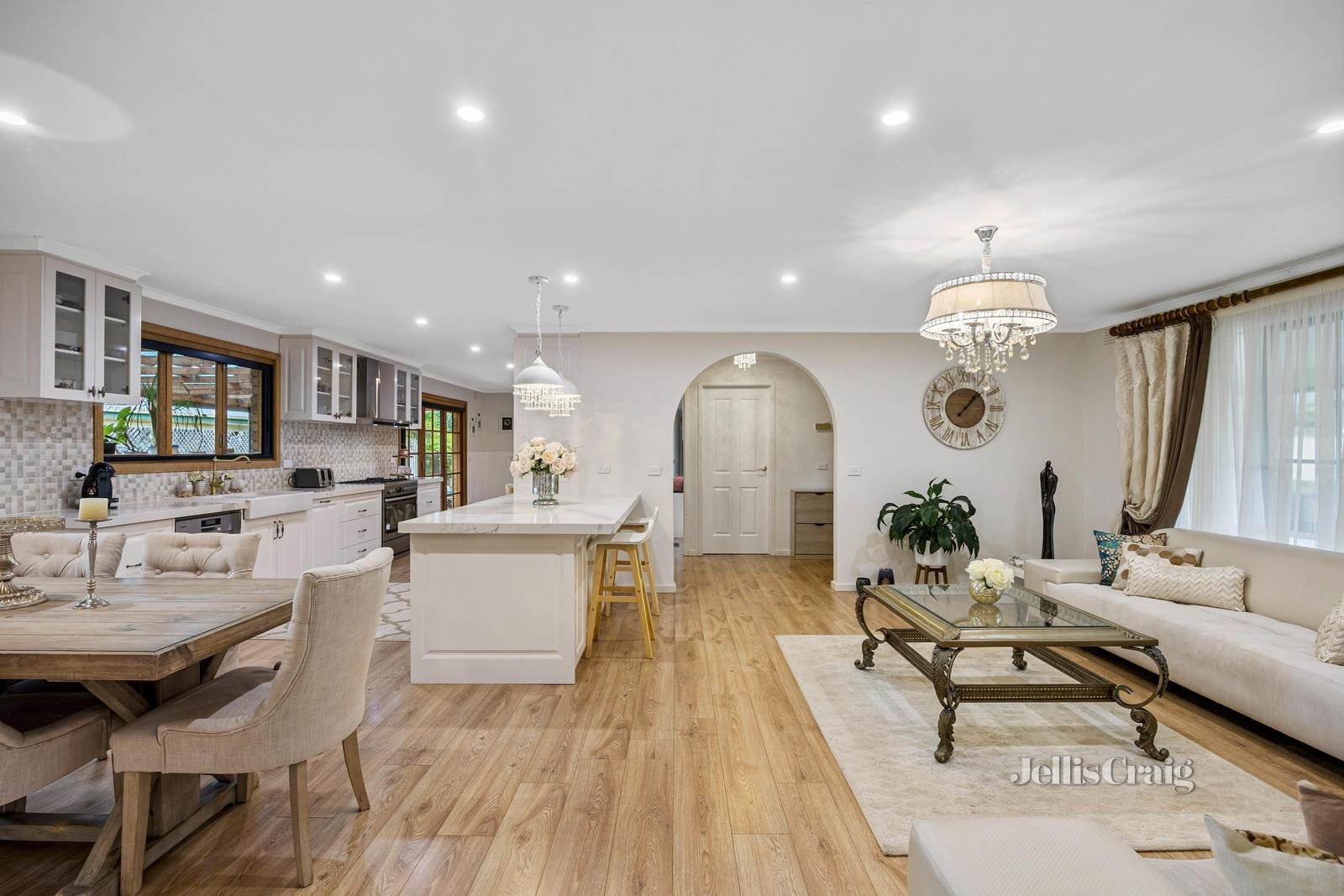 22 Donbirn Way, Vermont South image 3