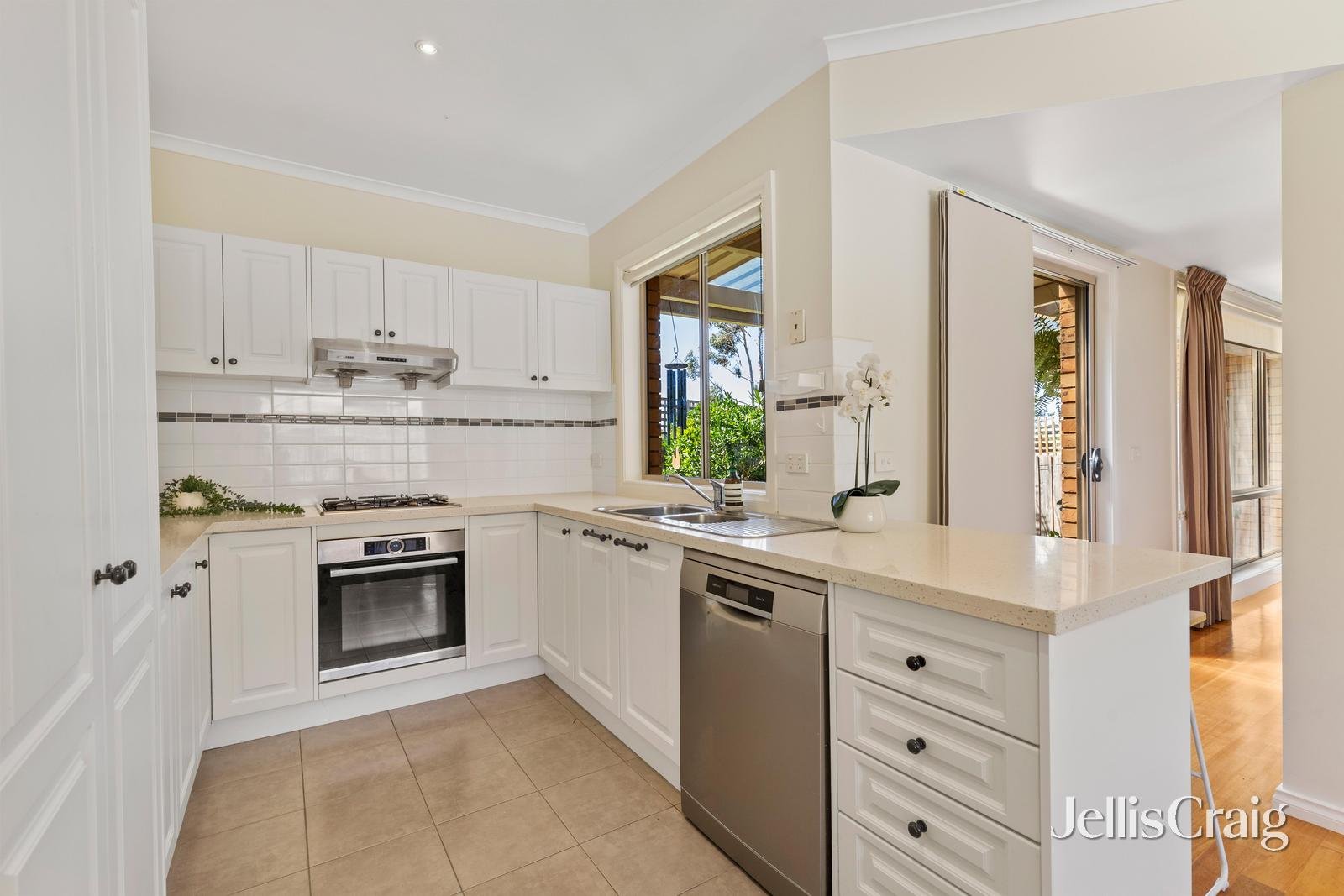 2/2 Dorgan Street, Mount&nbsp;Waverley image 3