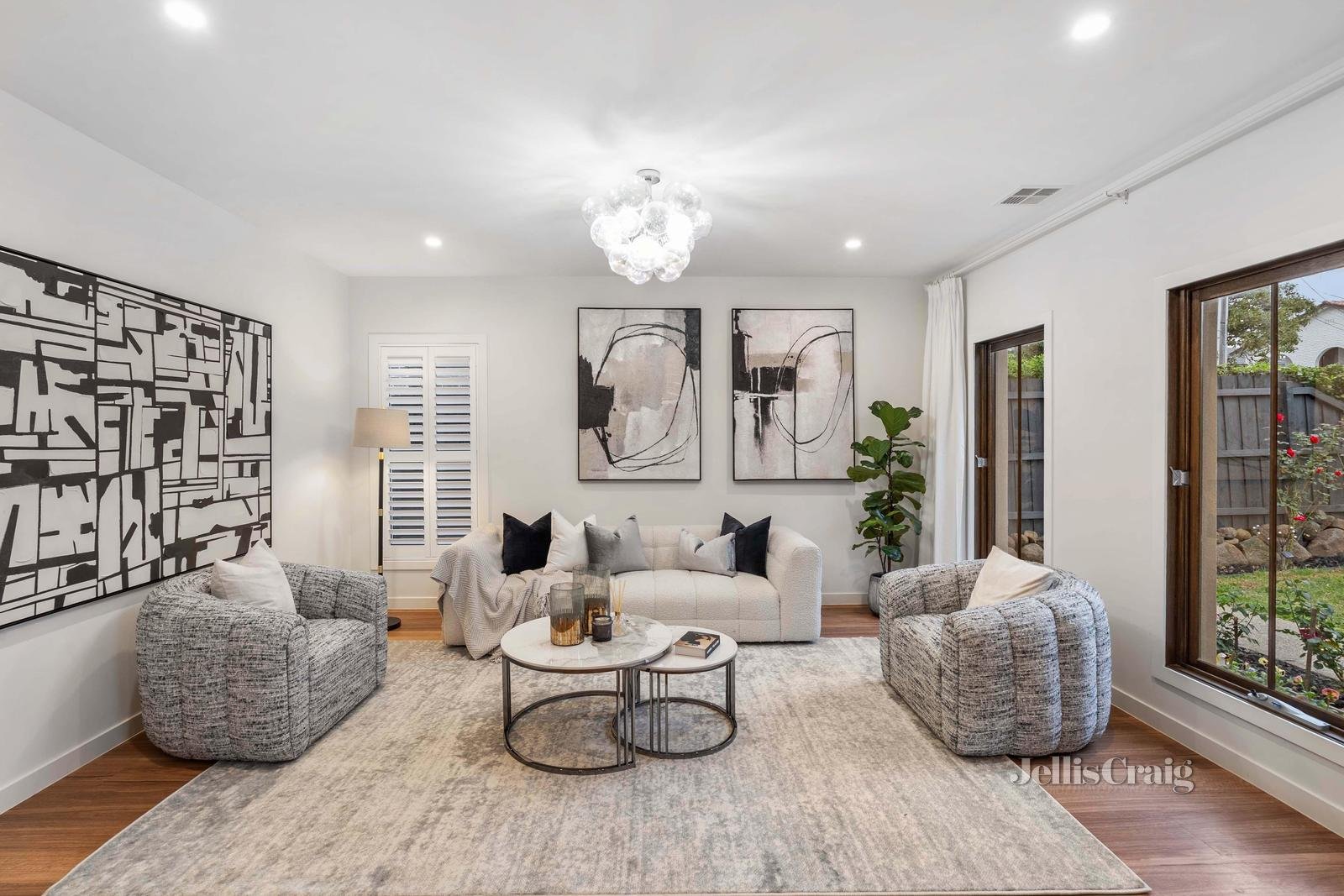 22 Durward Avenue, Glen Waverley image 2