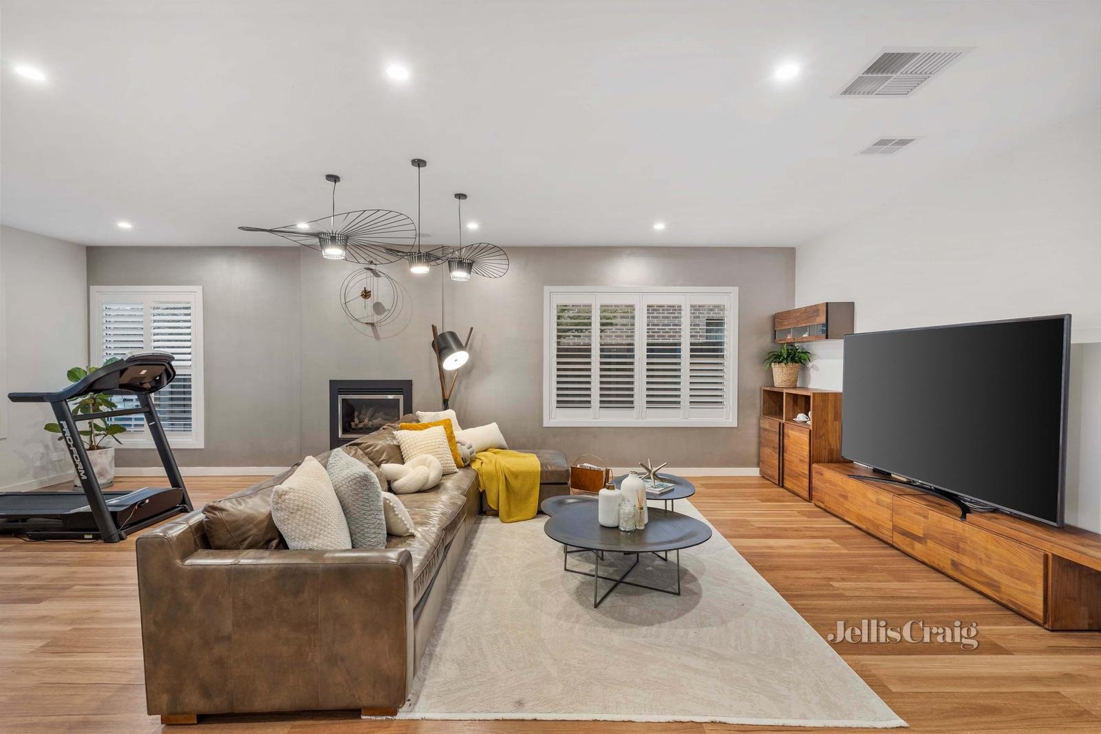 22 Durward Avenue, Glen Waverley image 5