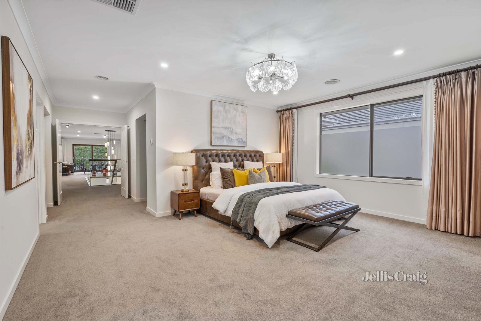22 Durward Avenue, Glen Waverley image 6