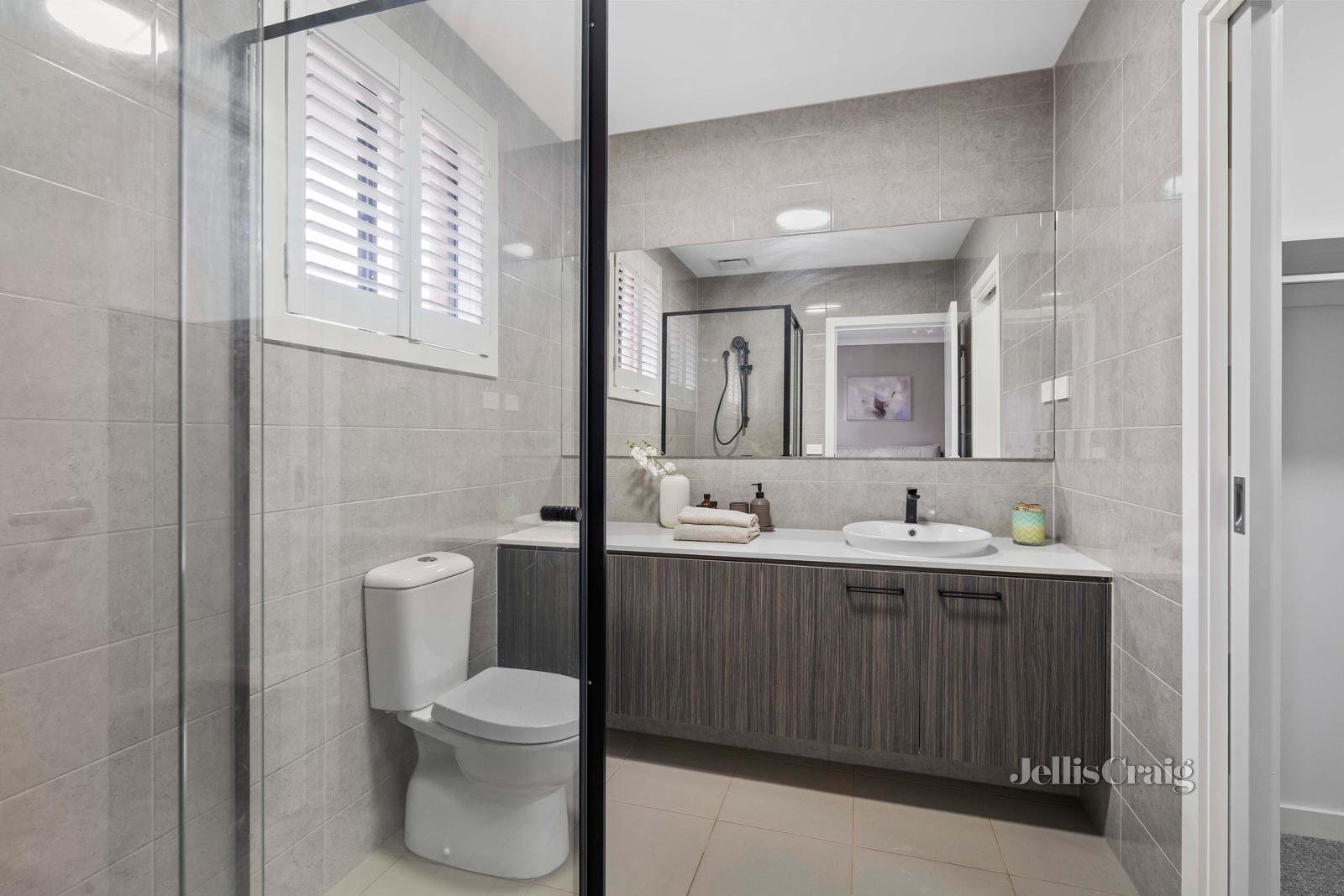 22 Durward Avenue, Glen Waverley image 11