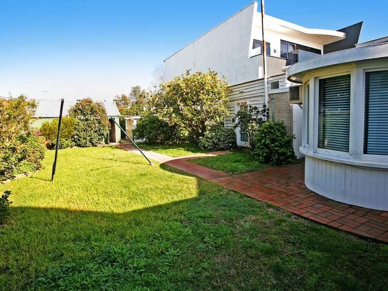 22 Eastern Beach Road, Geelong image 4