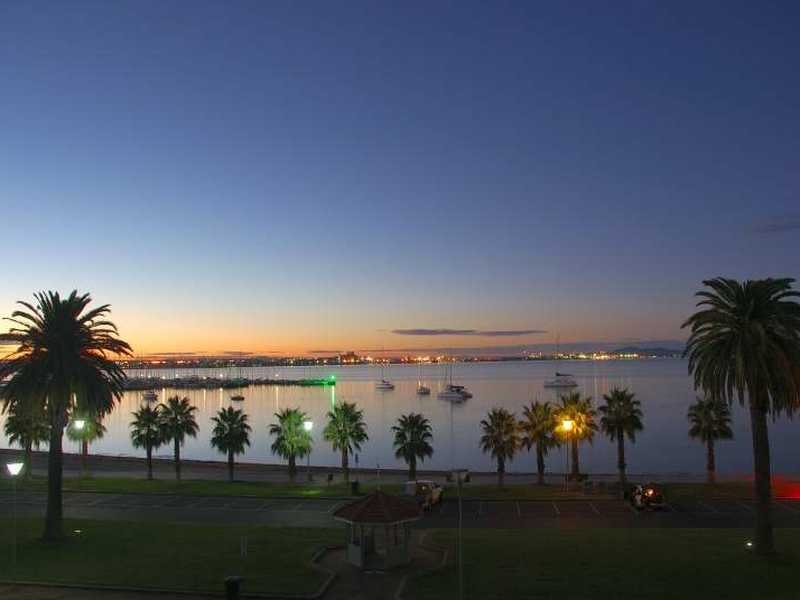 22 Eastern Beach Road, Geelong image 8
