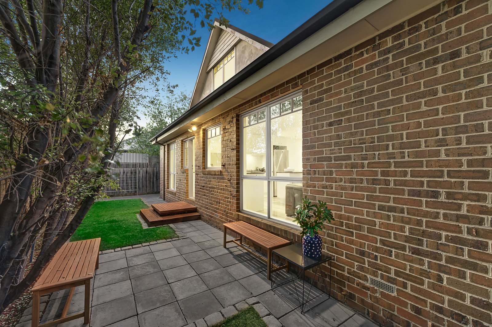 2/2 Edmonds Avenue, Ashwood image 8