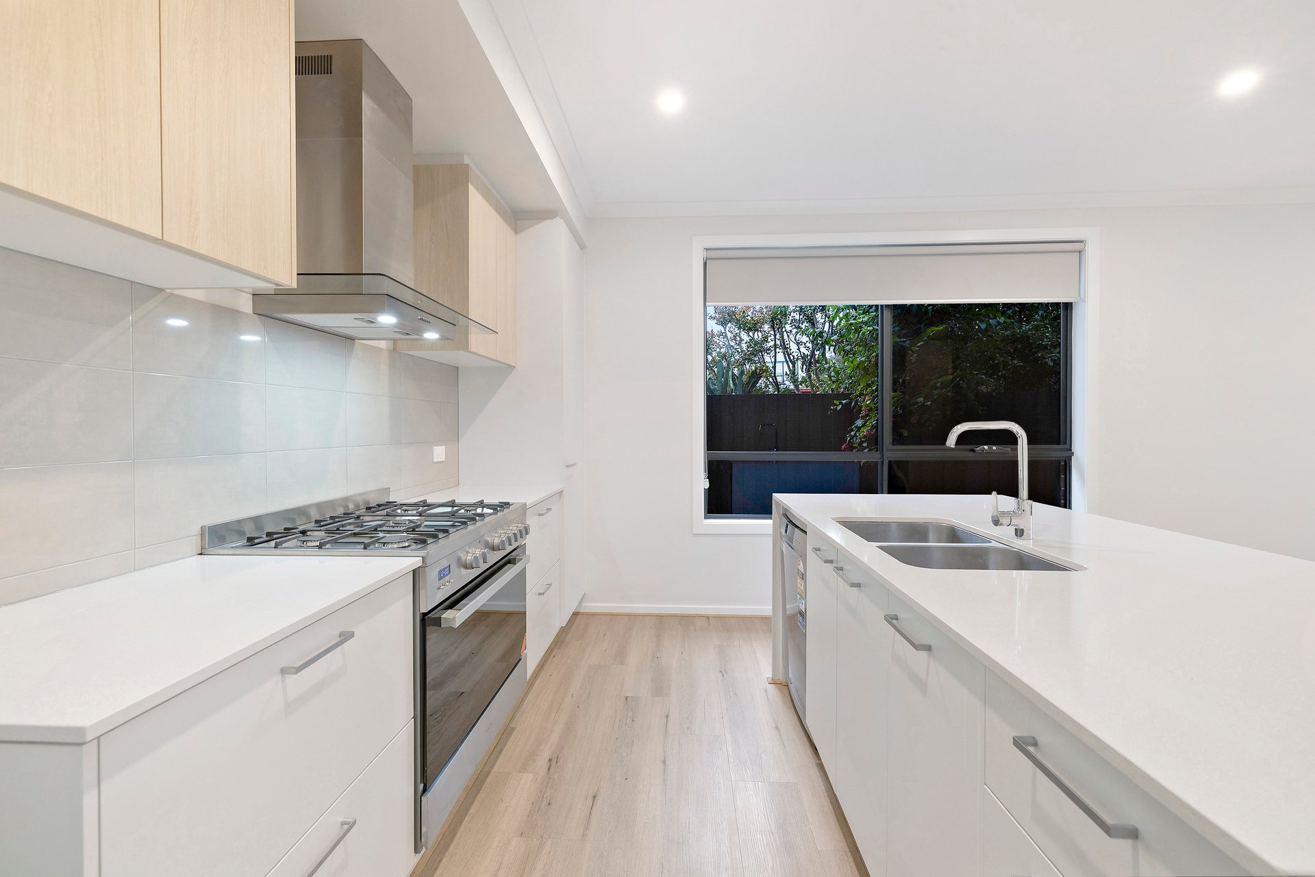 2/2 Elmhurst Road, Blackburn image 5