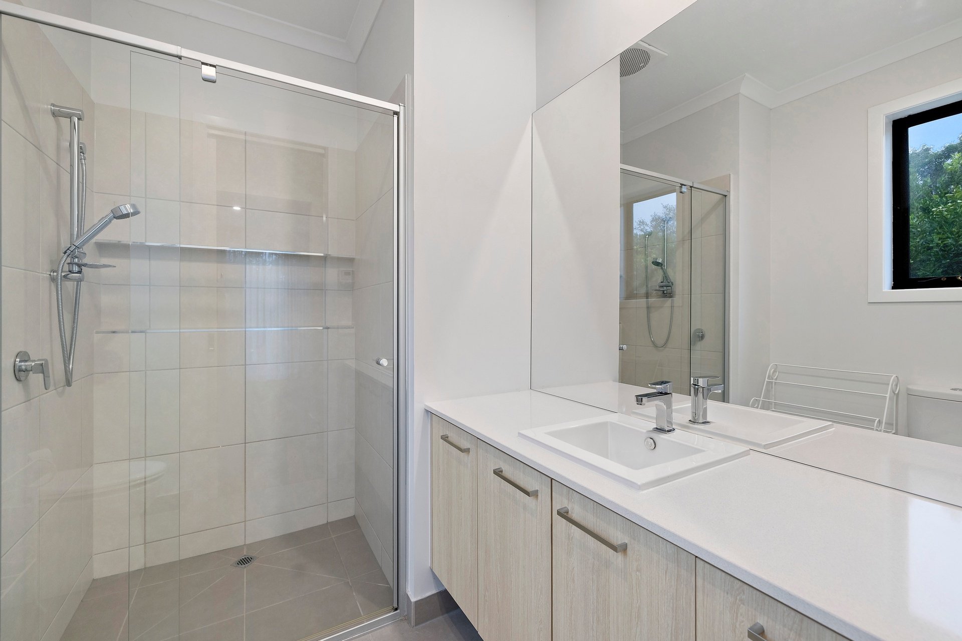 2/2 Elmhurst Road, Blackburn image 7