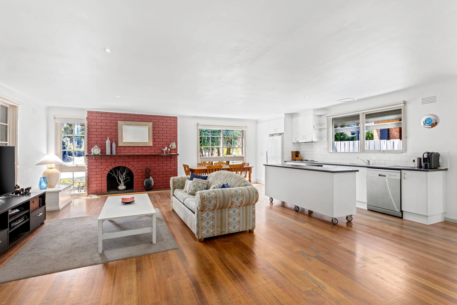 Property Gallery Thumbnail 3