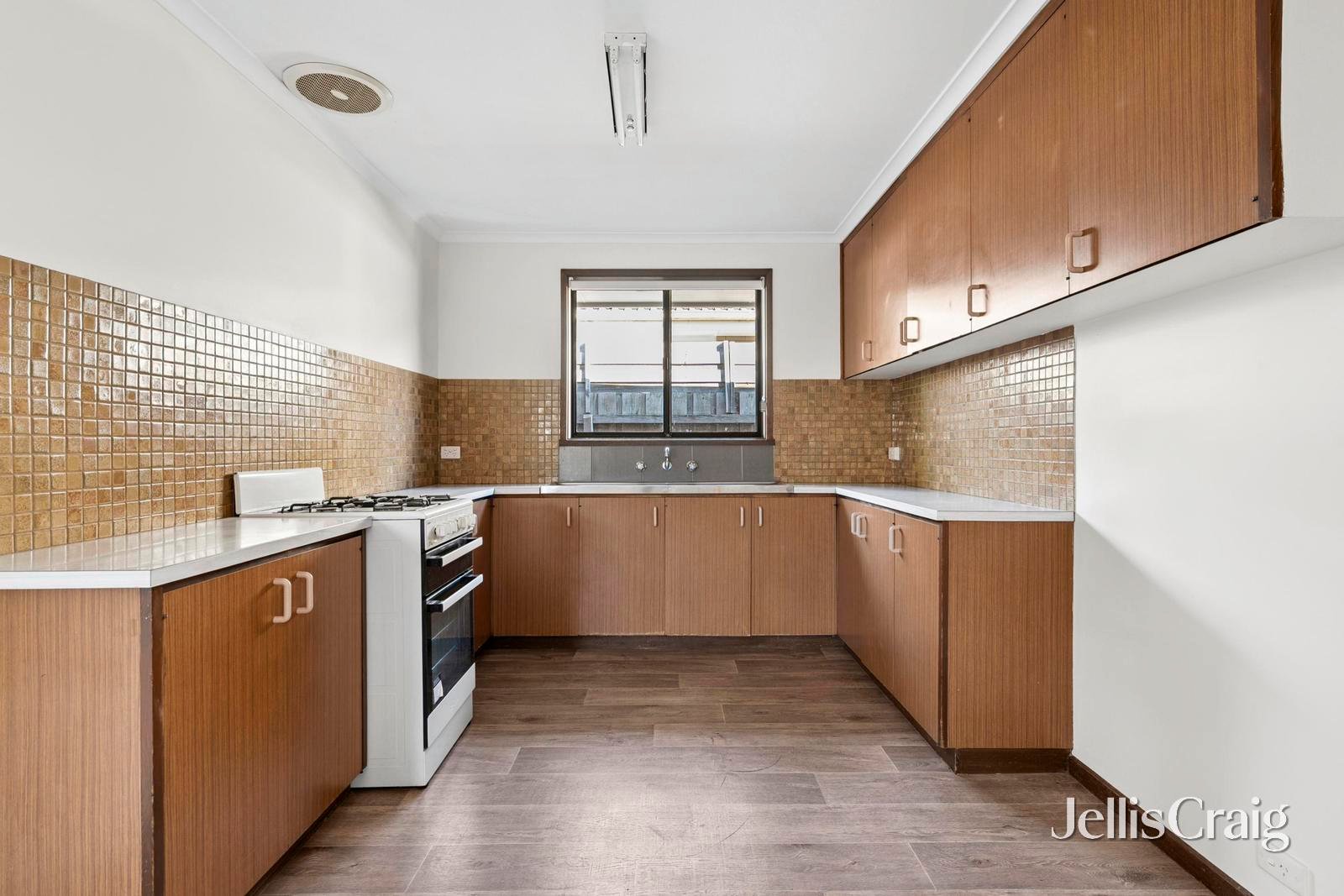 2/2 Everett Close, Herne Hill image 4