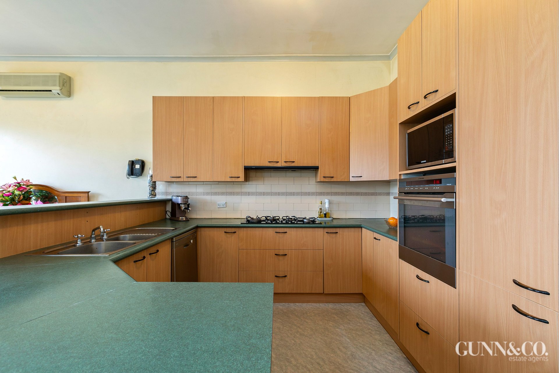 22 Farm Street, Newport image 5