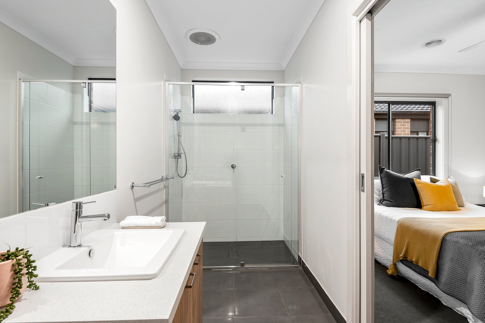 Property Gallery Thumbnail 11