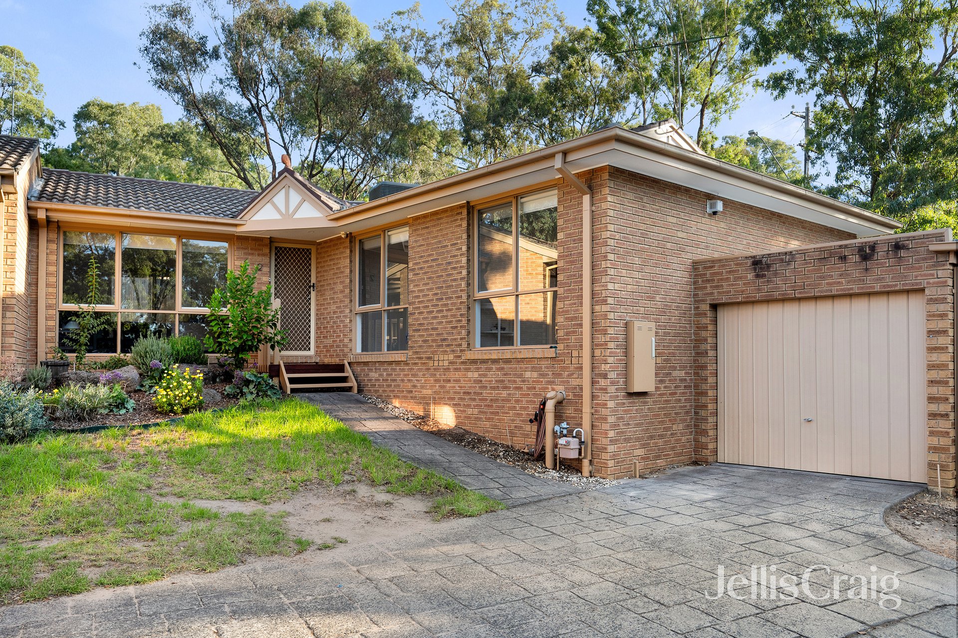 2/2 Frank Street, Eltham image 1