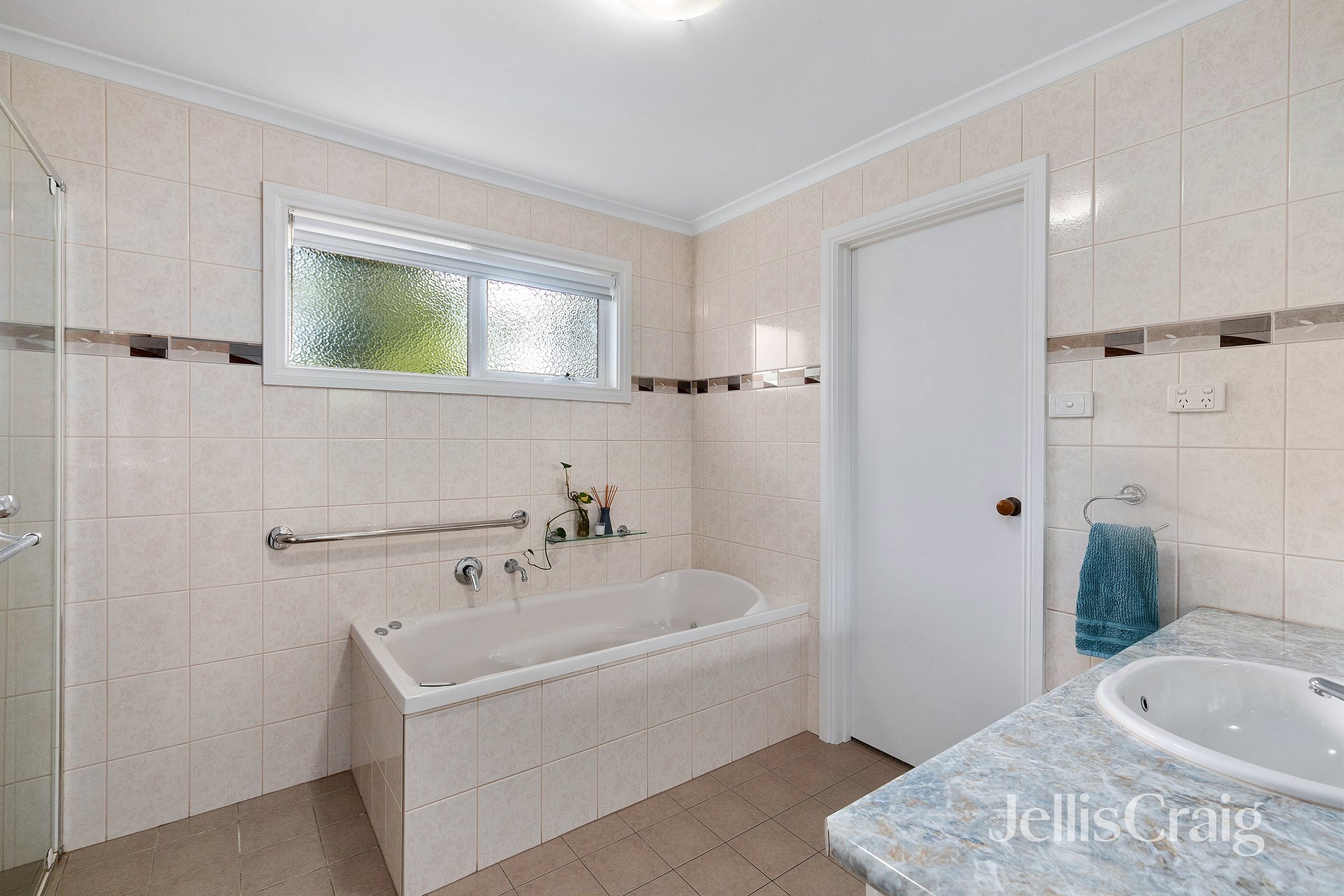 2/2 Frank Street, Eltham image 8