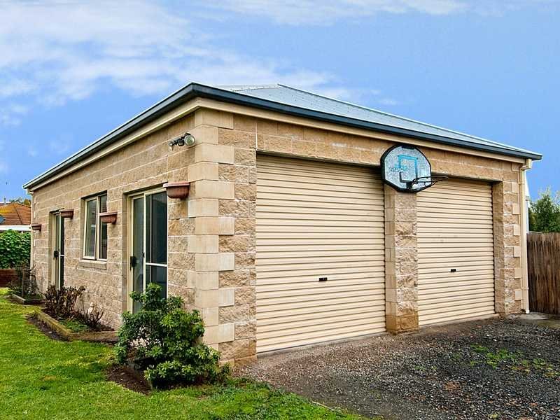 22 Freesia Court, Whittington image 10