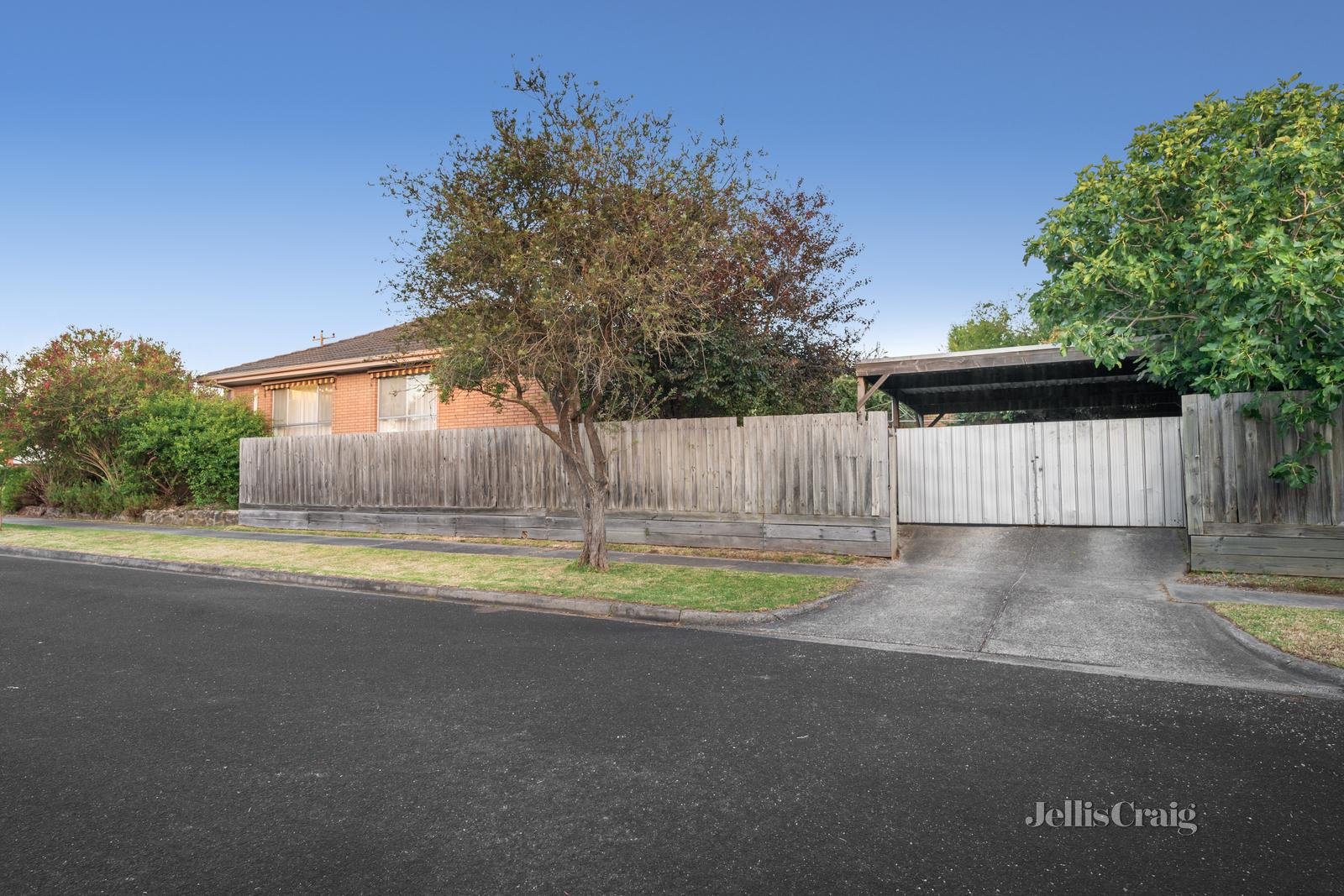 22 Fromhold Drive, Doncaster image 16