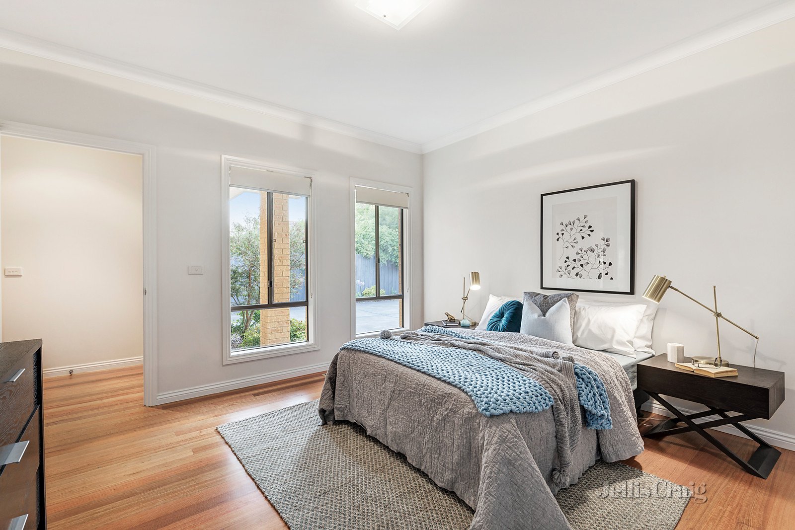 2/2 Gilmour Road, Bentleigh image 5