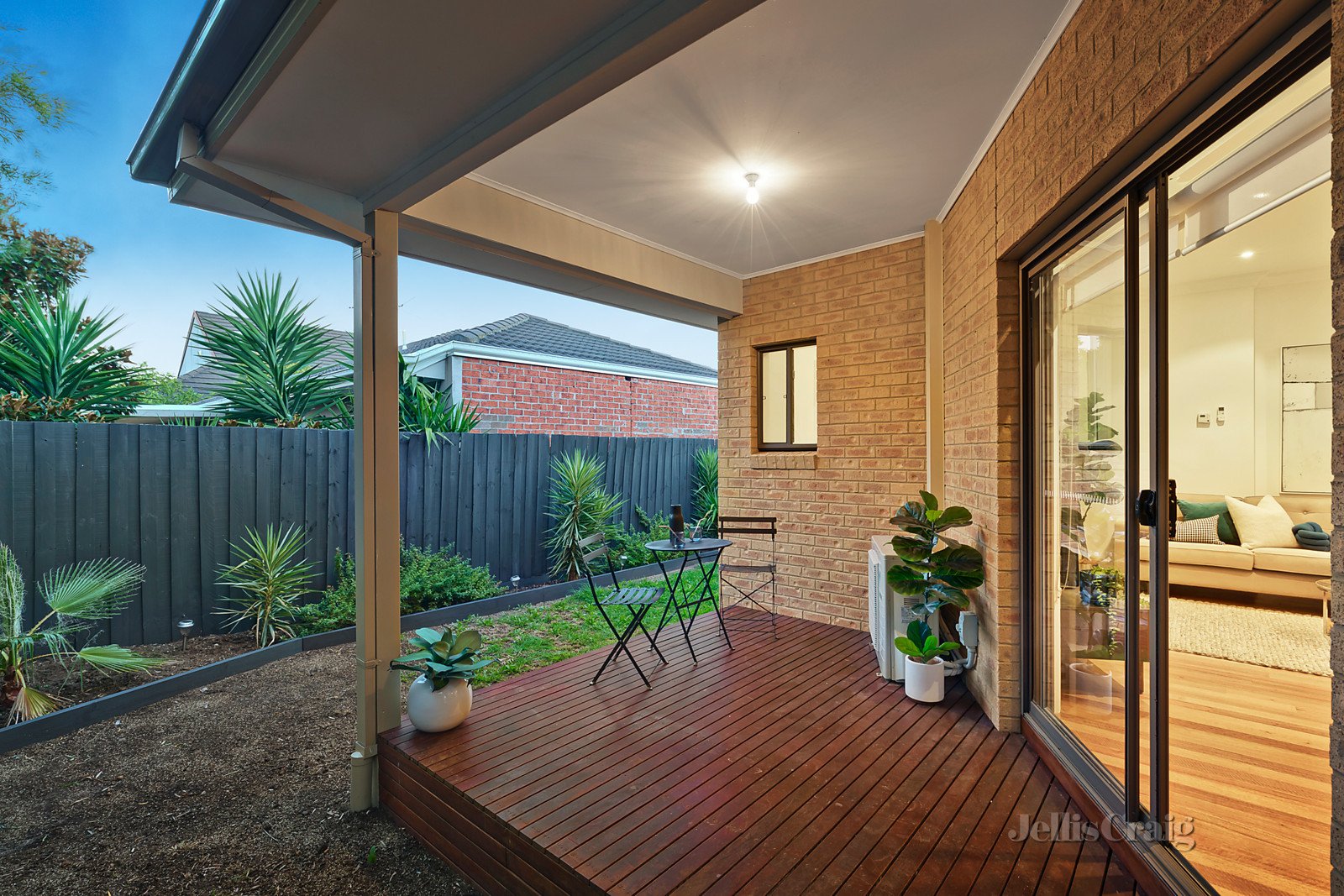 2/2 Gilmour Road, Bentleigh image 6