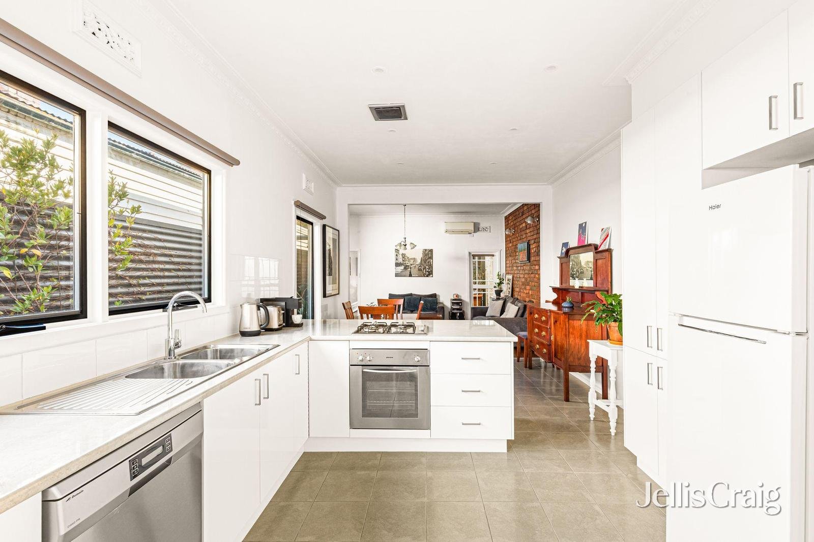 22 Gordon Grove, Northcote image 4