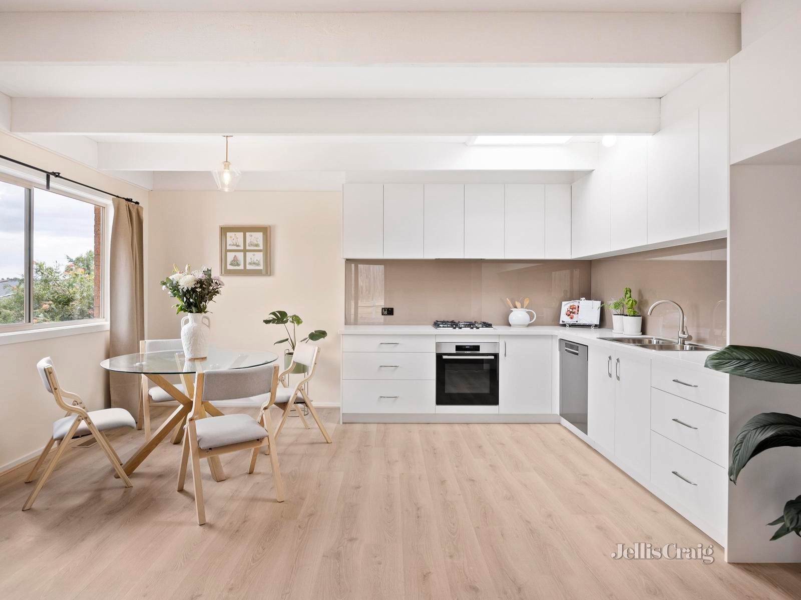 2/2 Gordons Road, Templestowe Lower image 4