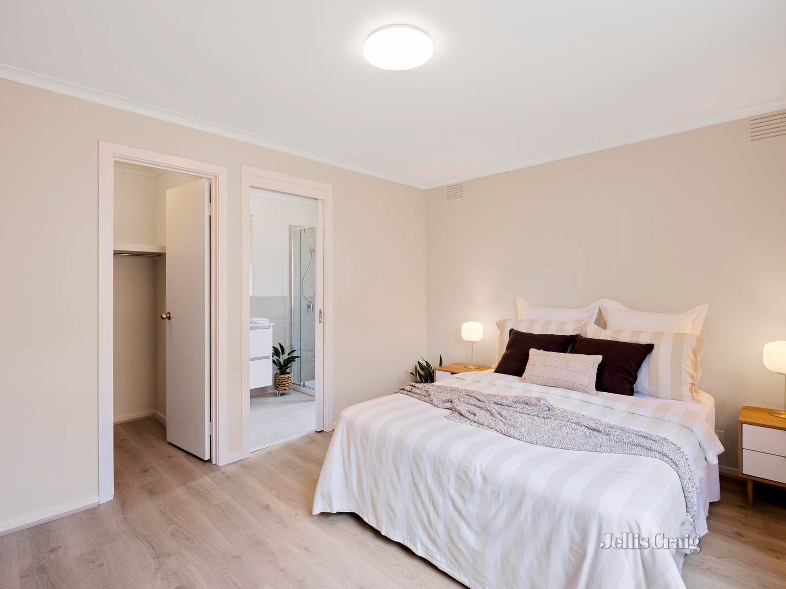 2/2 Gordons Road, Templestowe Lower image 5