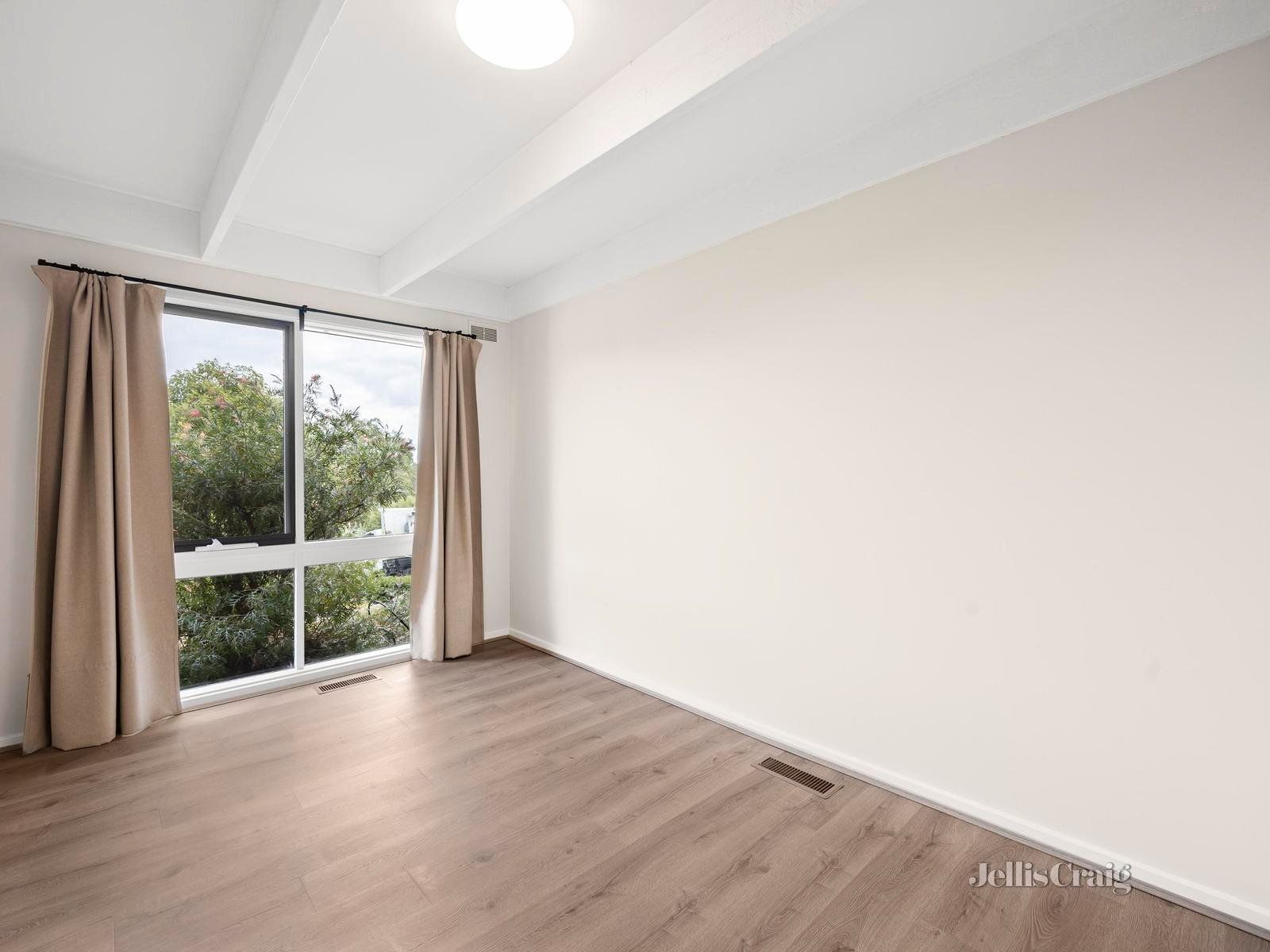 2/2 Gordons Road, Templestowe Lower image 9