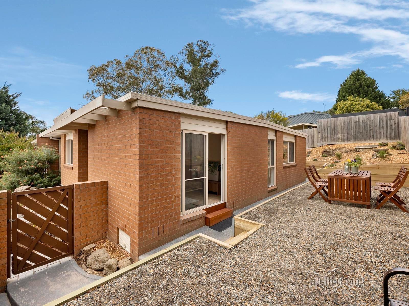 2/2 Gordons Road, Templestowe Lower image 10