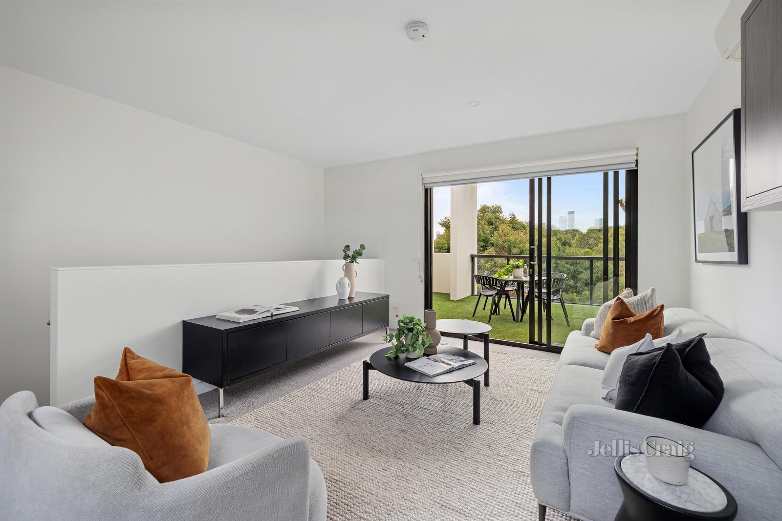 22 Graham Street, Albert Park image 12