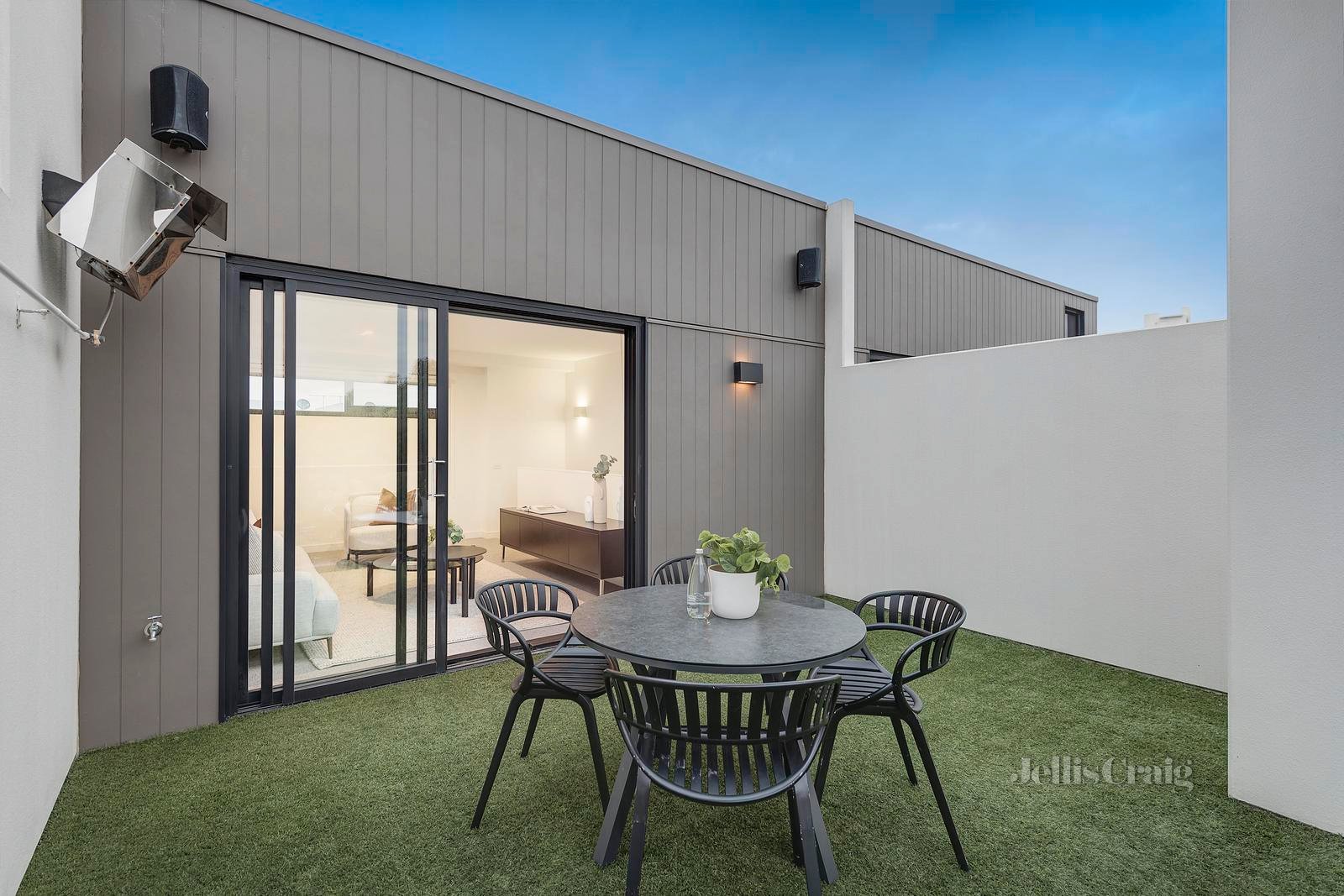 22 Graham Street, Albert Park image 16