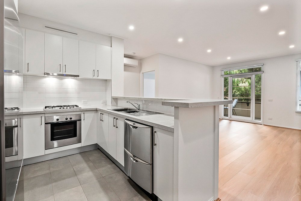 2/2 Graham Street, Port&nbsp;Melbourne image 2