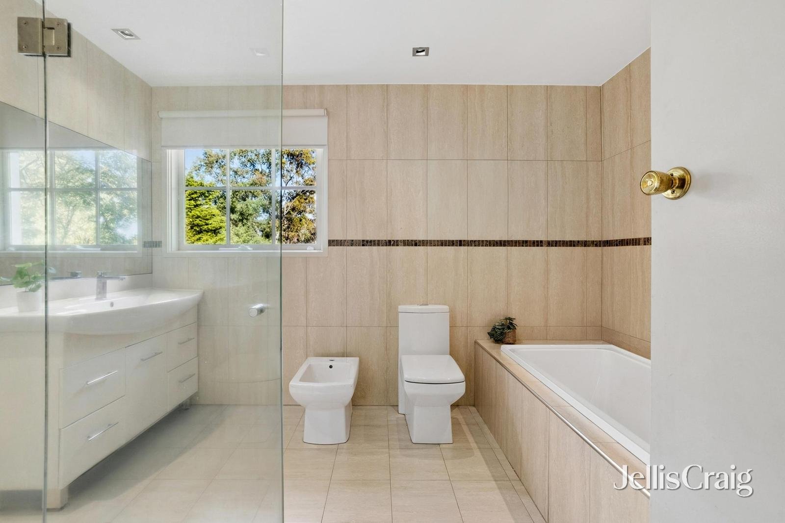 22 Grange Park Avenue, Doncaster image 9