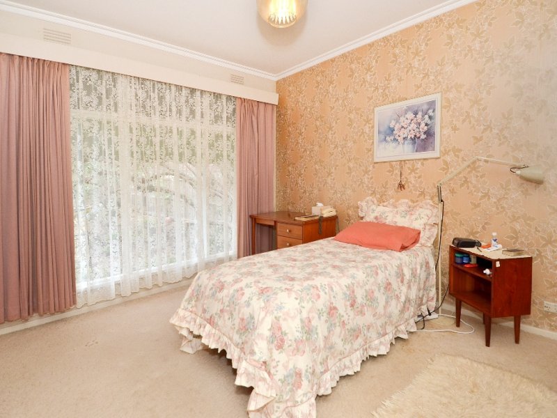 22 Graylea Avenue, Herne Hill image 6