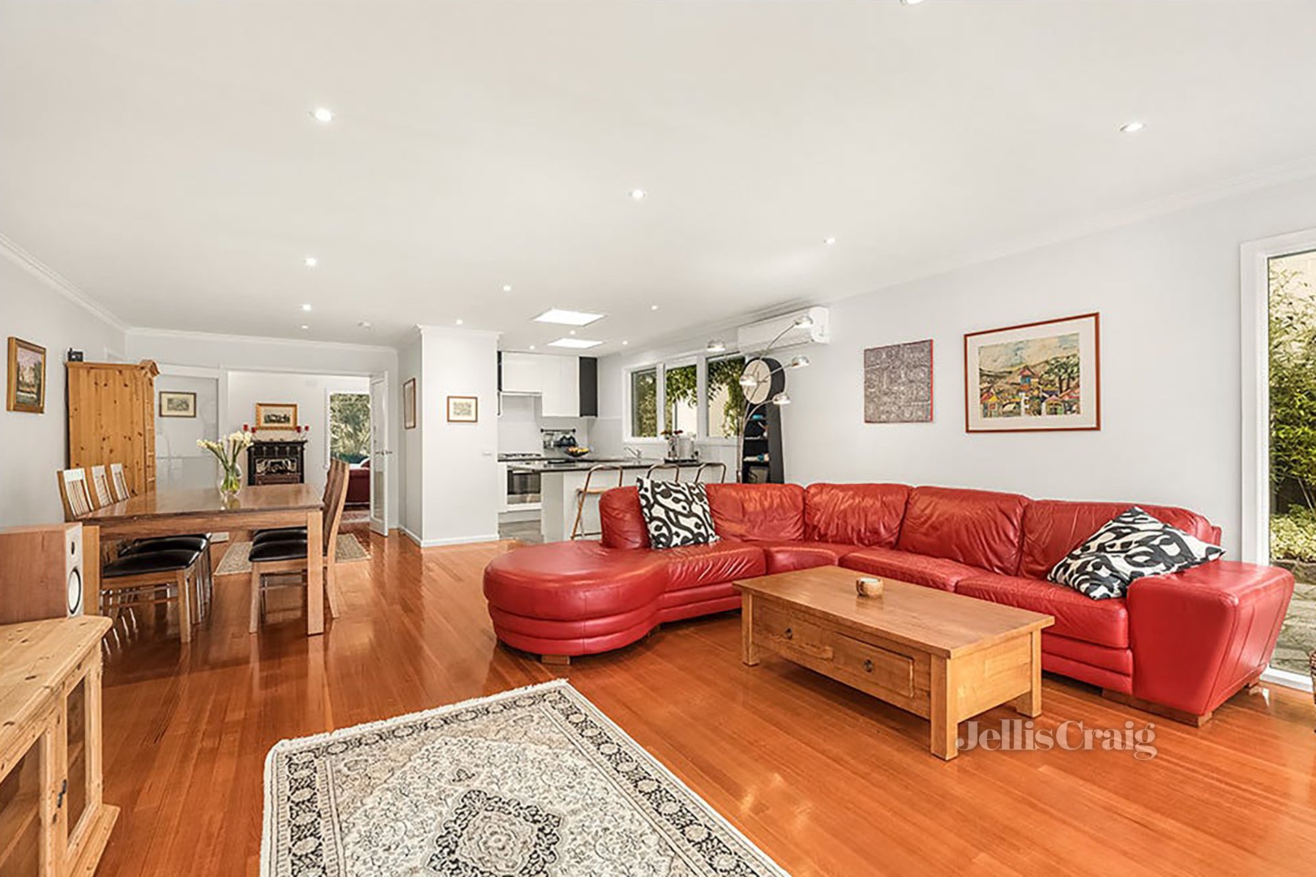 22 Greenways Road, Glen Waverley image 4