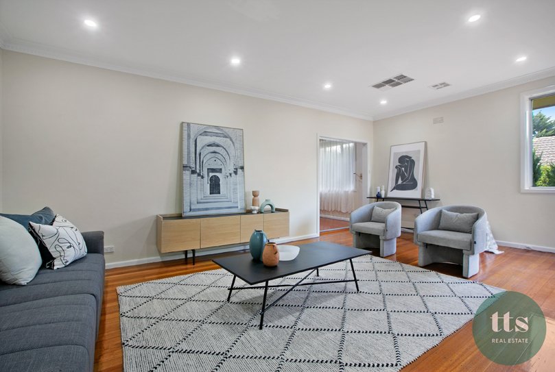 22 Grevillia Road, Oak Park image 2