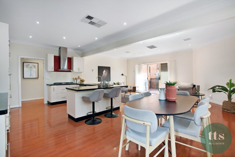 22 Grevillia Road, Oak Park image 4