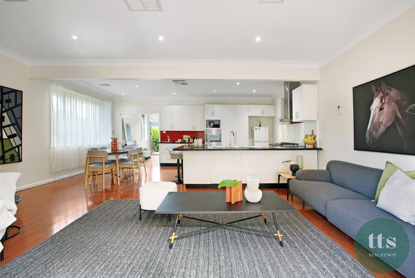 22 Grevillia Road, Oak Park image 5