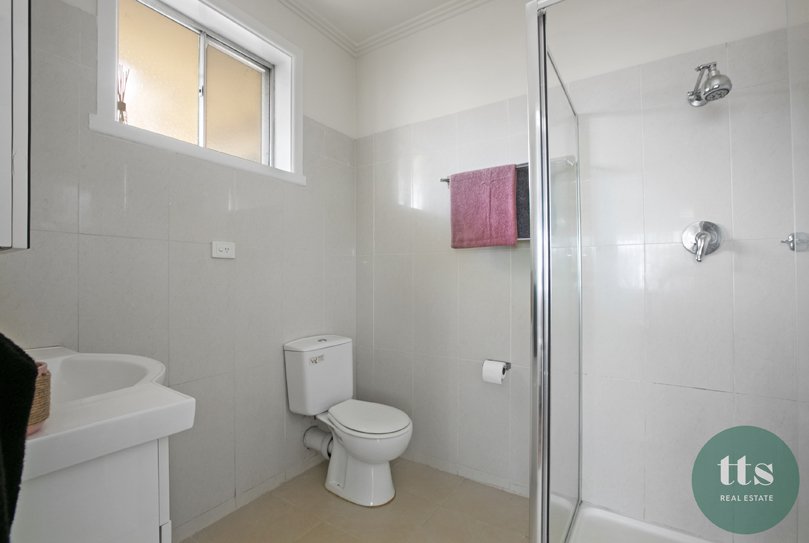 22 Grevillia Road, Oak Park image 11