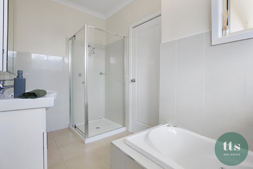 22 Grevillia Road, Oak Park image 13