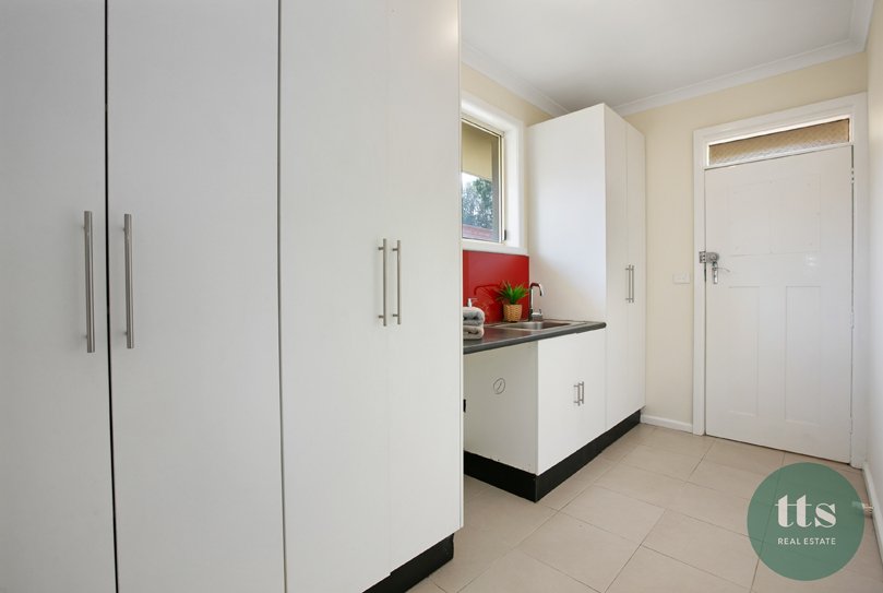 22 Grevillia Road, Oak Park image 17