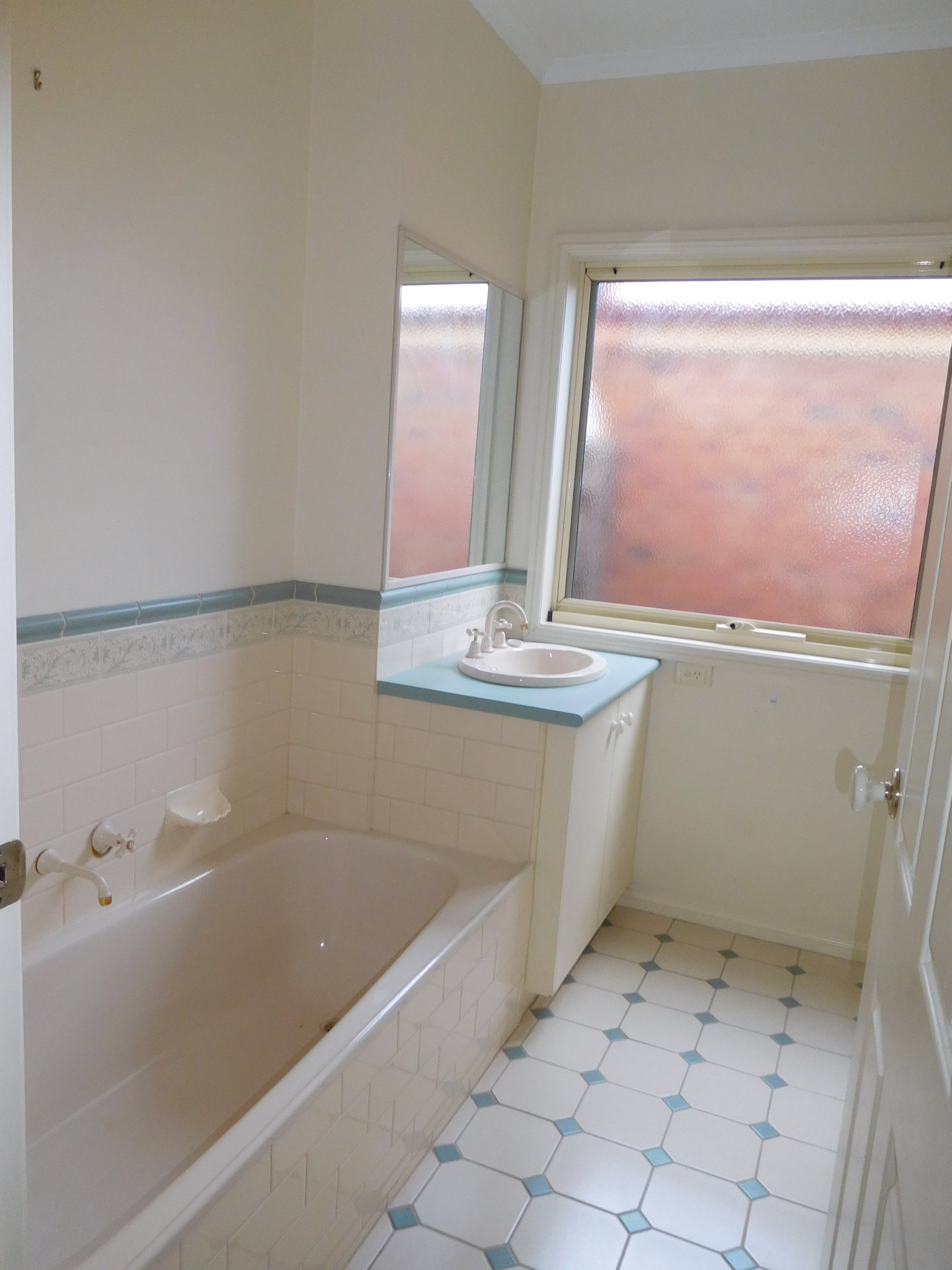Property Gallery Thumbnail 6
