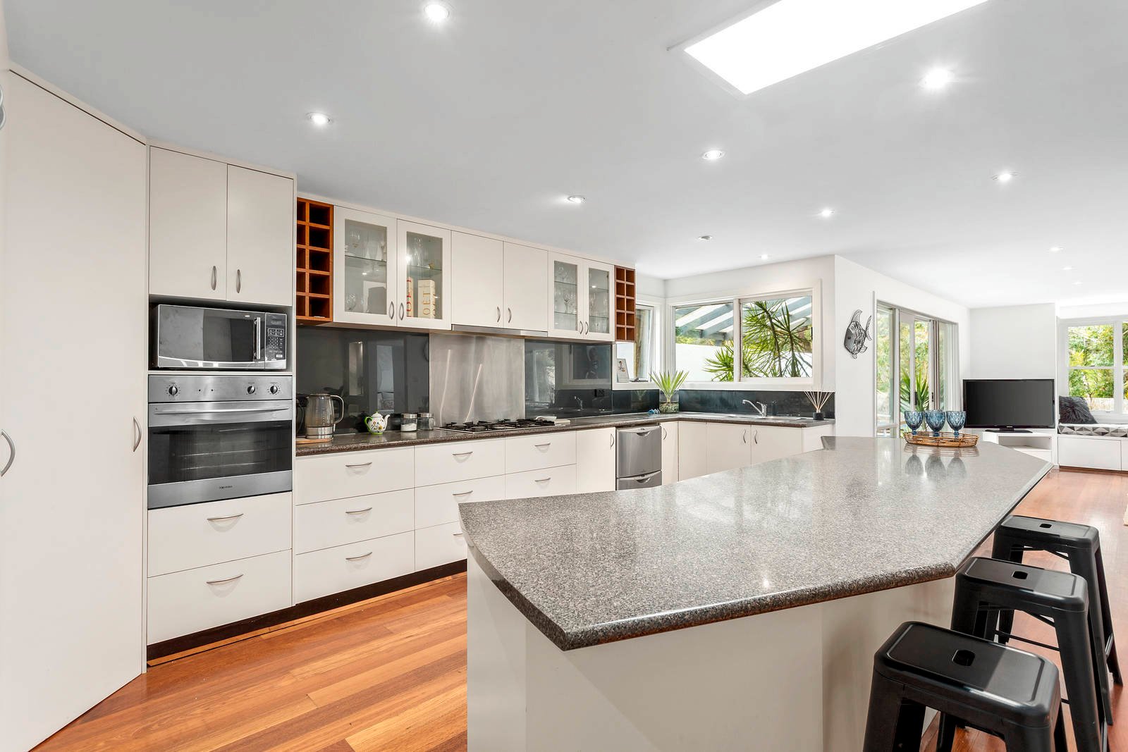 Property Gallery Thumbnail 3